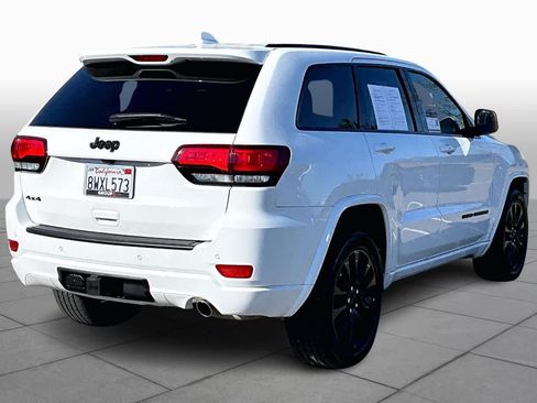 Used 2021 Jeep Grand Cherokee Laredo X image 12