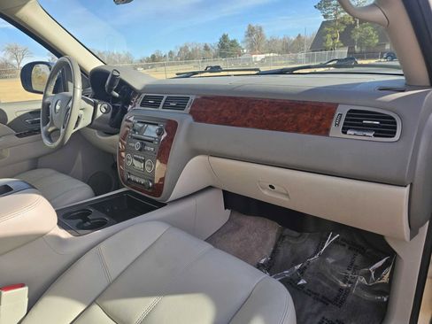 Used 2011 Chevrolet Avalanche LT w/ Regional Value Package image 27