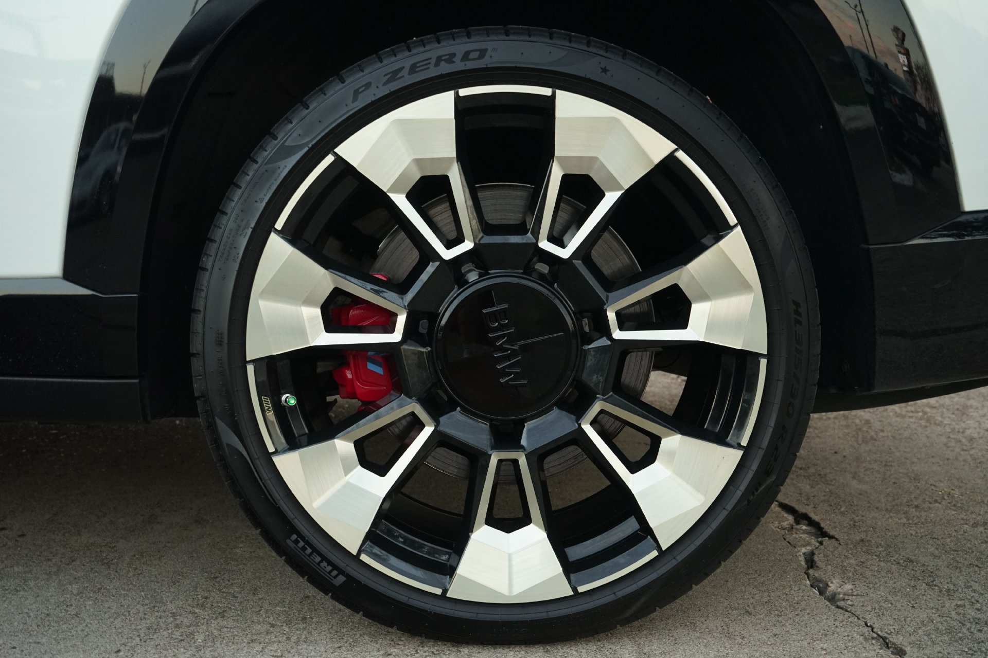 Used 2023 BMW XM AWD/4WD image 28