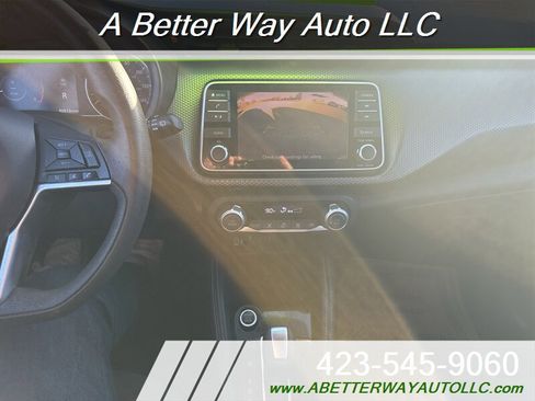 Used 2018 Nissan Kicks SV image 10