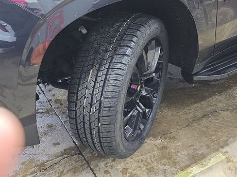 Used 2023 Chevrolet Tahoe LT w/ LT Signature Plus Package image 37