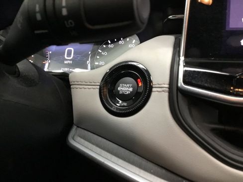 Used 2024 Jeep Compass Limited AWD/4WD image 32