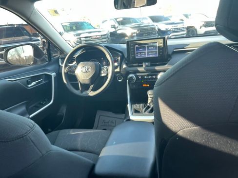 Used 2019 Toyota RAV4 XLE image 28
