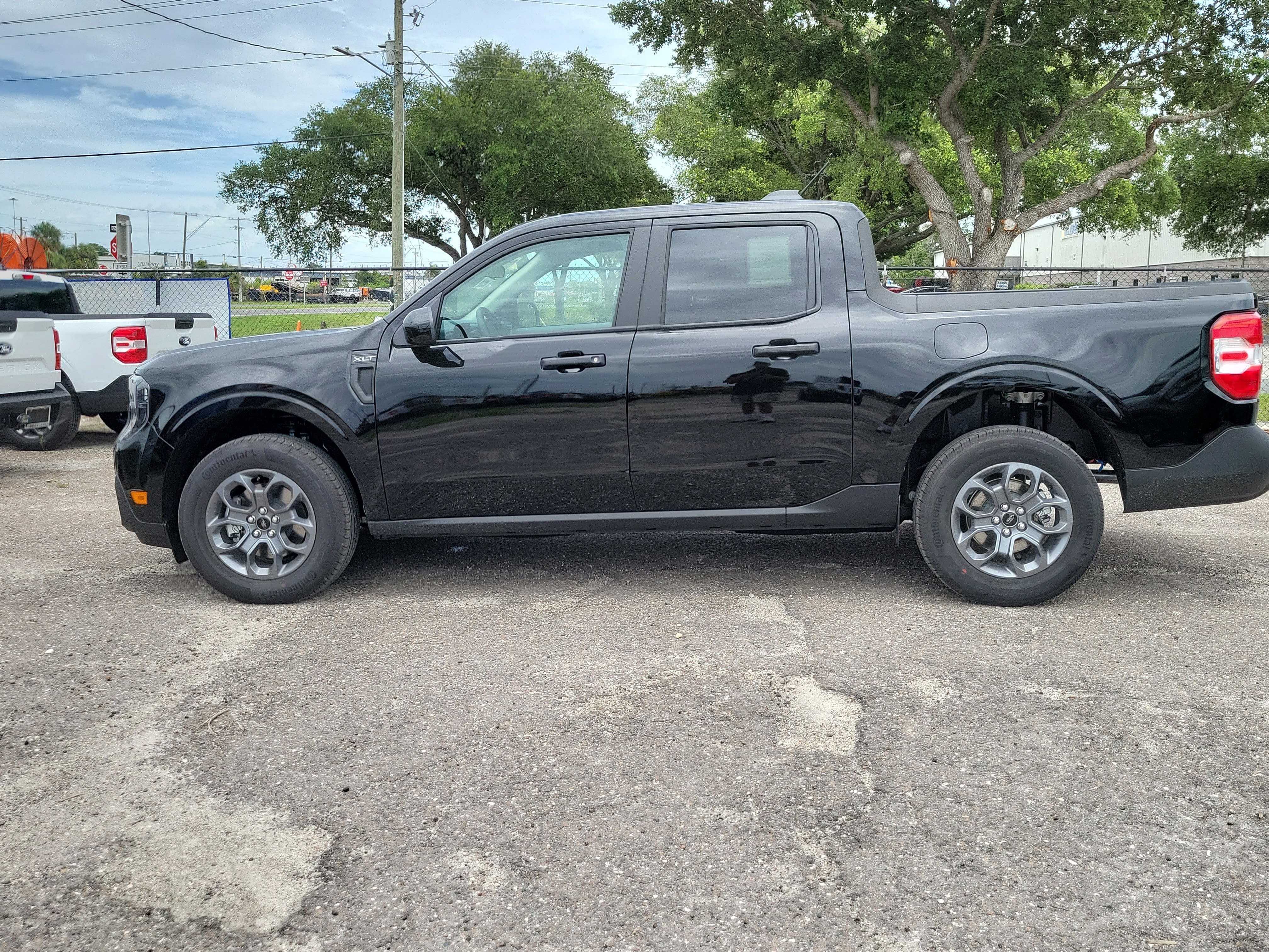 New 2026 Ford Maverick XLT w/ XLT Luxury Package FWD image 7