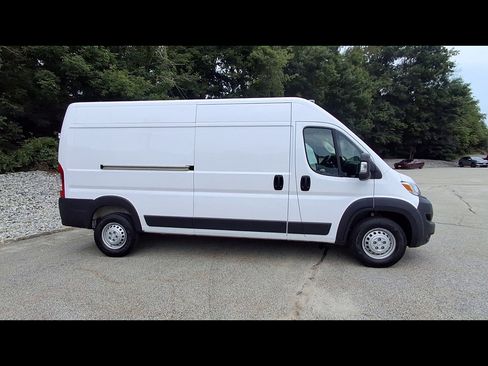 Used 2026 RAM ProMaster 2500 w/ Convenience Group FWD image 2