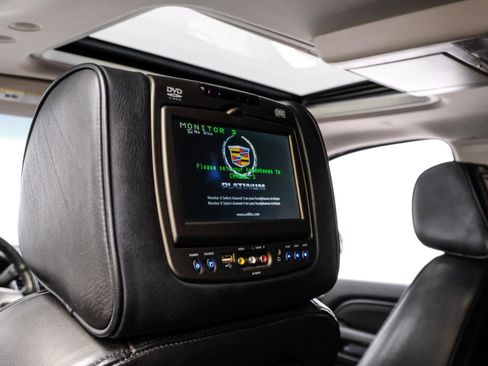 Used 2013 Cadillac Escalade Platinum RWD image 48