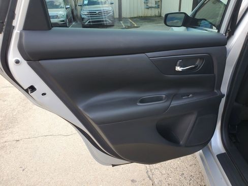 Used 2018 Nissan Altima 2.5 S w/ S Convenience Package image 18