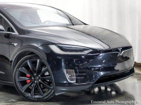 Used 2018 Tesla Model X P100D image 3