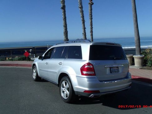 Used 2010 Mercedes-Benz GL 450 4MATIC image 12