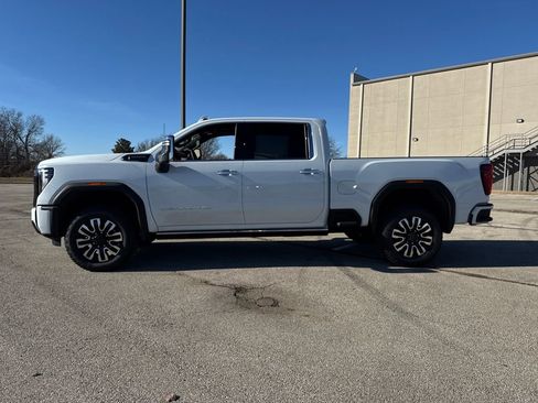 New 2026 GMC Sierra 2500 Denali Ultimate w/ Max Trailering Package image 3