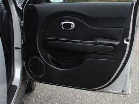 Used 2015 Kia Soul ! w/ Sun & Sound Package image 18