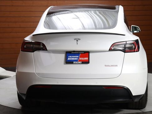 Used 2022 Tesla Model Y Performance AWD/4WD image 13
