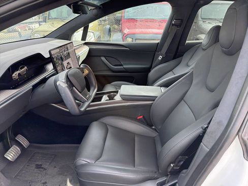 Used 2022 Tesla Model X image 6