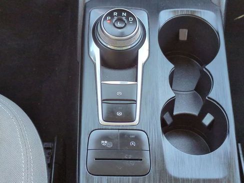 Used 2022 Ford Escape SE image 19