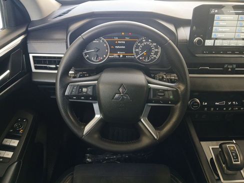 Used 2022 Mitsubishi Outlander SE image 21