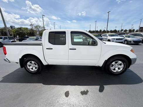 Used 2010 Nissan Frontier SE RWD image 8