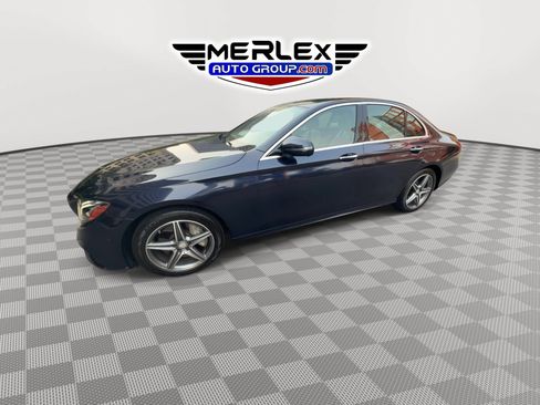 Used 2017 Mercedes-Benz E 300 4MATIC image 4