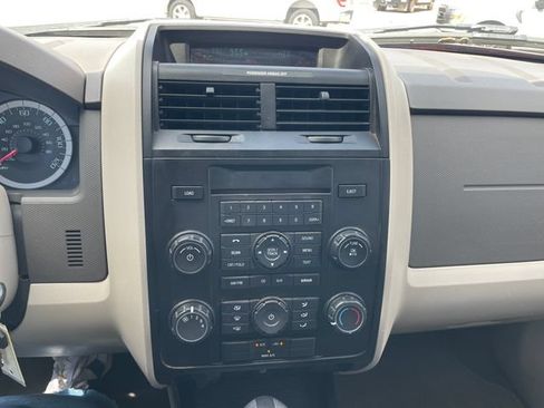 Used 2011 Ford Escape XLS w/ 101A Rapid Spec Order Code FWD image 12
