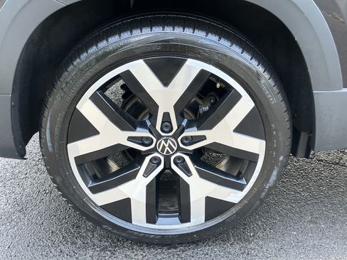 Used 2023 Volkswagen Taos SEL AWD/4WD image 13