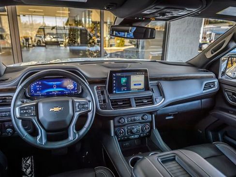 Used 2023 Chevrolet Suburban Premier image 36