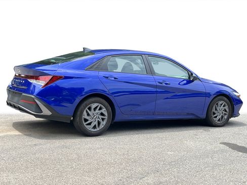 Used 2024 Hyundai Elantra SEL FWD image 23