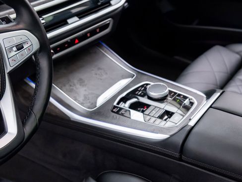 Certified 2024 BMW X7 xDrive40i w/ Climate Comfort Package image 12