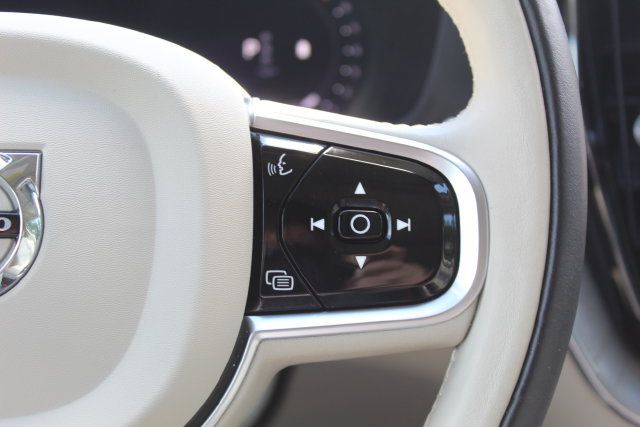 Certified 2024 Volvo XC60 B5 Plus w/ Climate Package AWD/4WD image 16