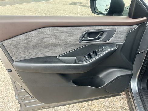 Used 2023 Nissan Rogue S FWD image 6