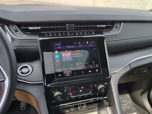 New 2025 Jeep Grand Cherokee L Altitude image 22