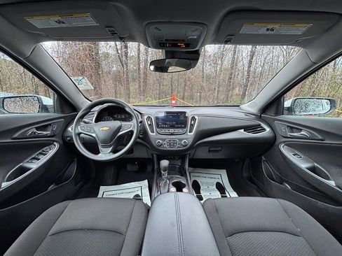 Used 2025 Chevrolet Malibu LT image 10