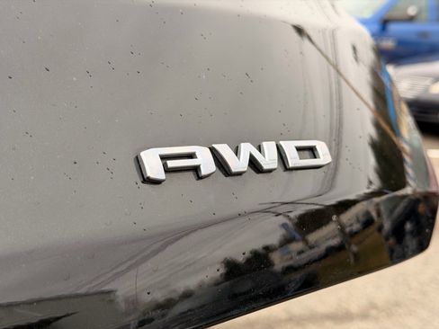 Used 2023 GMC Terrain SLE image 21