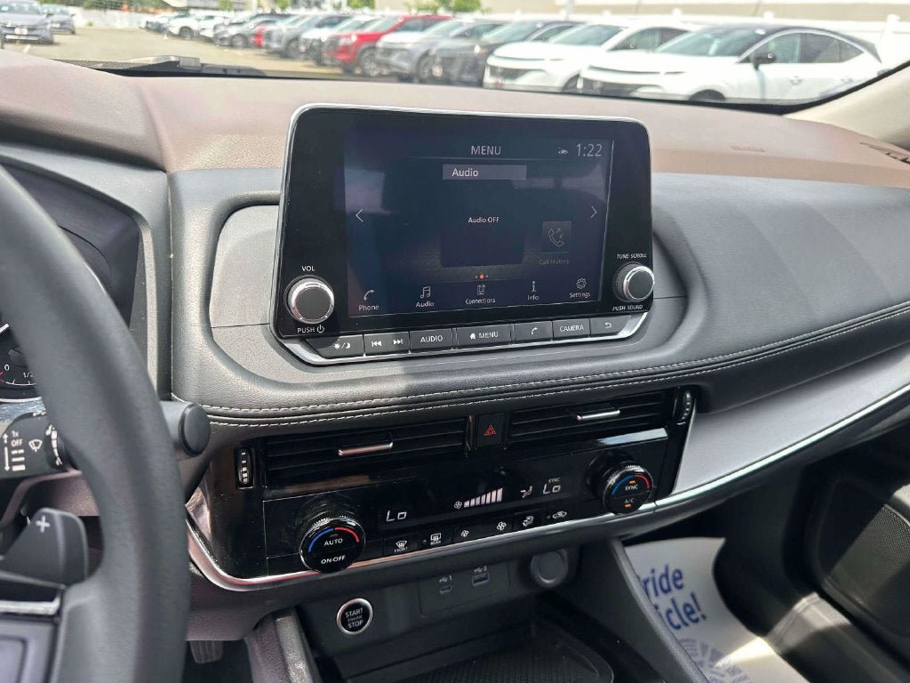 Used 2022 Nissan Rogue SV AWD/4WD image 29