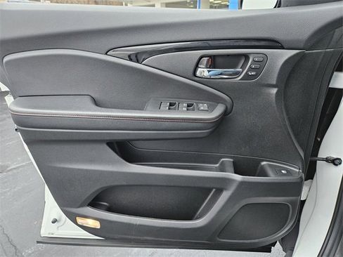 Used 2021 Honda Ridgeline Black Edition image 32