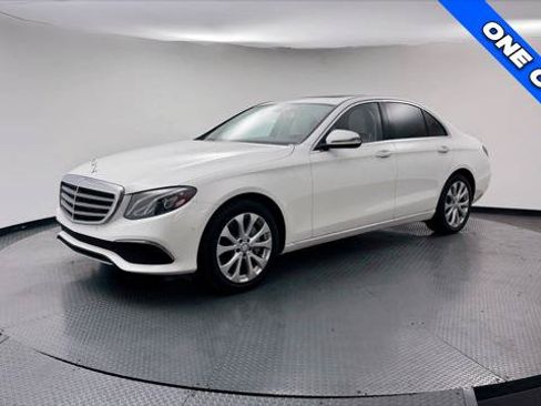 Used 2017 Mercedes-Benz E 300 image 2