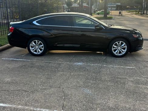 Used 2017 Chevrolet Impala LT w/ Convenience Package image 2