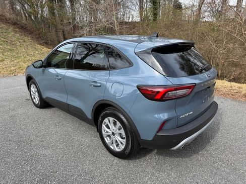 Used 2025 Ford Escape Active w/ Tech Pack #1 image 8