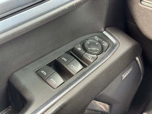 Certified 2022 Chevrolet Silverado 1500 LTZ AWD/4WD image 30