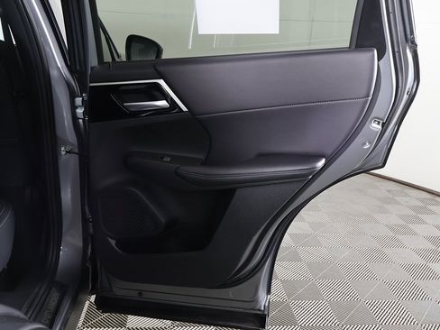 Used 2024 Mitsubishi Outlander SE Black Edition image 26