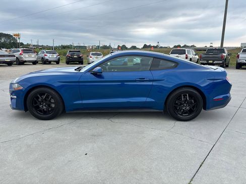 Used 2018 Ford Mustang Coupe RWD image 7