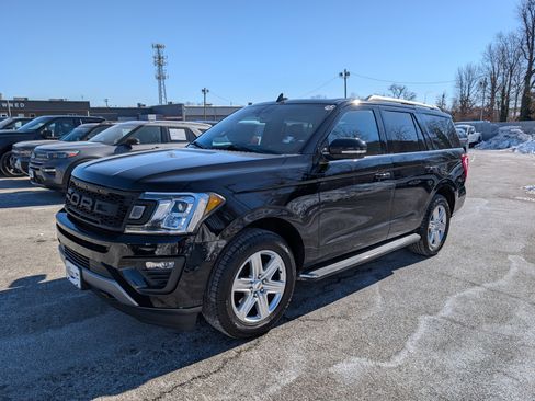 Certified 2020 Ford Expedition XLT w/ Equipment Group 202A image 2