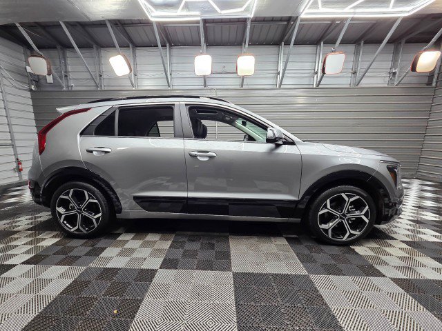 Used 2025 Kia Niro EX Touring FWD image 10