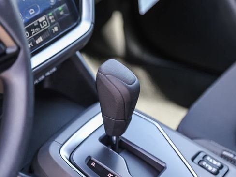 New 2025 Subaru Crosstrek 2.0i Premium image 18