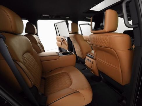 Used 2024 INFINITI QX80 Sensory AWD/4WD image 18