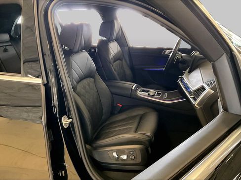 Used 2025 BMW X5 xDrive40i AWD/4WD image 9