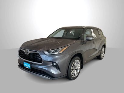 New 2025 Toyota Highlander Platinum