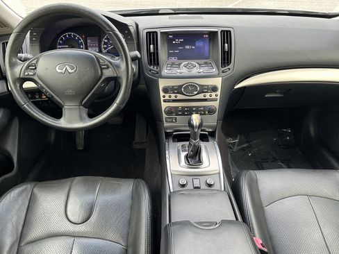 Used 2013 INFINITI G37 x w/ Premium Pkg image 2