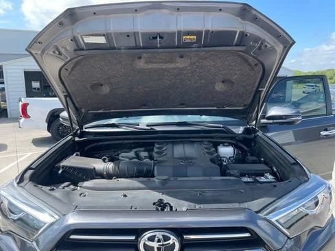 Used 2022 Toyota 4Runner Limited AWD/4WD image 27