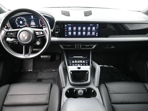 Certified 2024 Porsche Cayenne AWD/4WD image 6