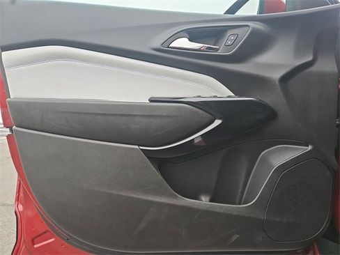 Used 2025 Chevrolet Trax LT w/ LT Convenience Package image 20