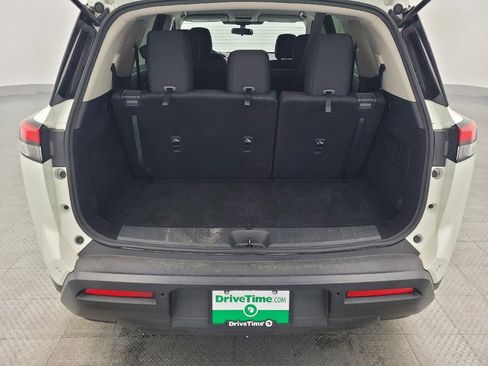 Used 2023 Nissan Pathfinder S image 29
